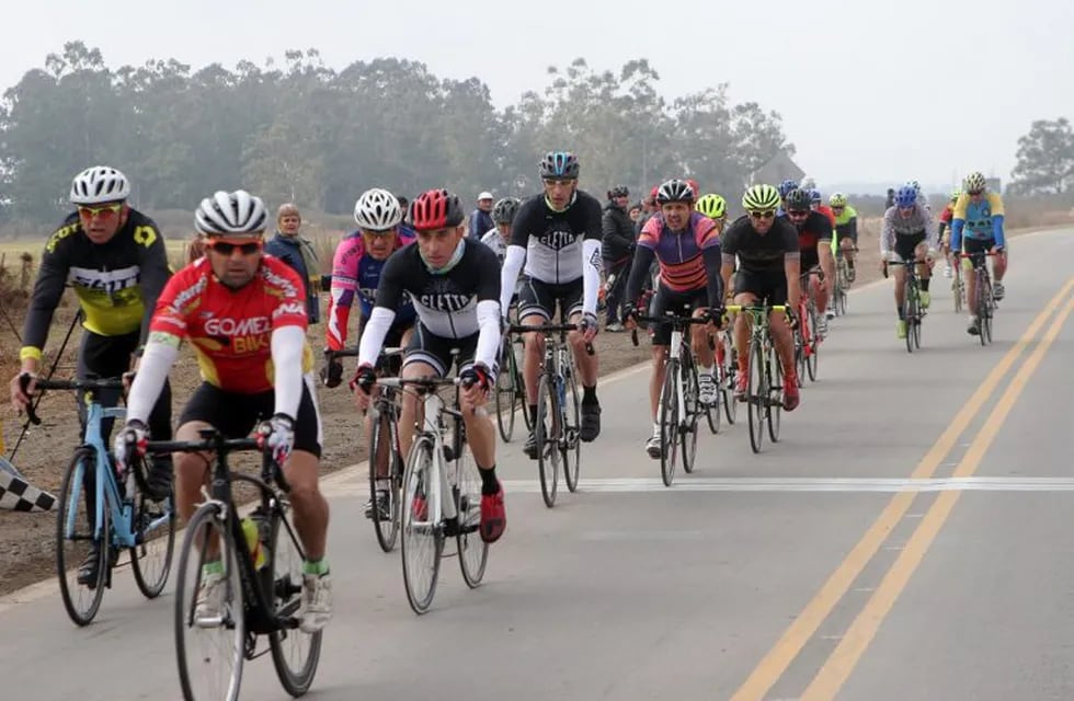 Primera fecha de ciclismo en ruta en Arroyito