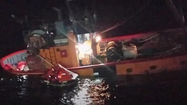 Barco naufragado en la zona de San Antonio Oeste