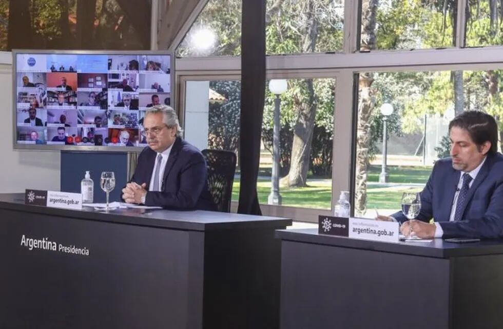 Alberto Fernández y el ministro Nicolás Trotta anunciando fondos para obras en la UNaM y otras universidades públicas.