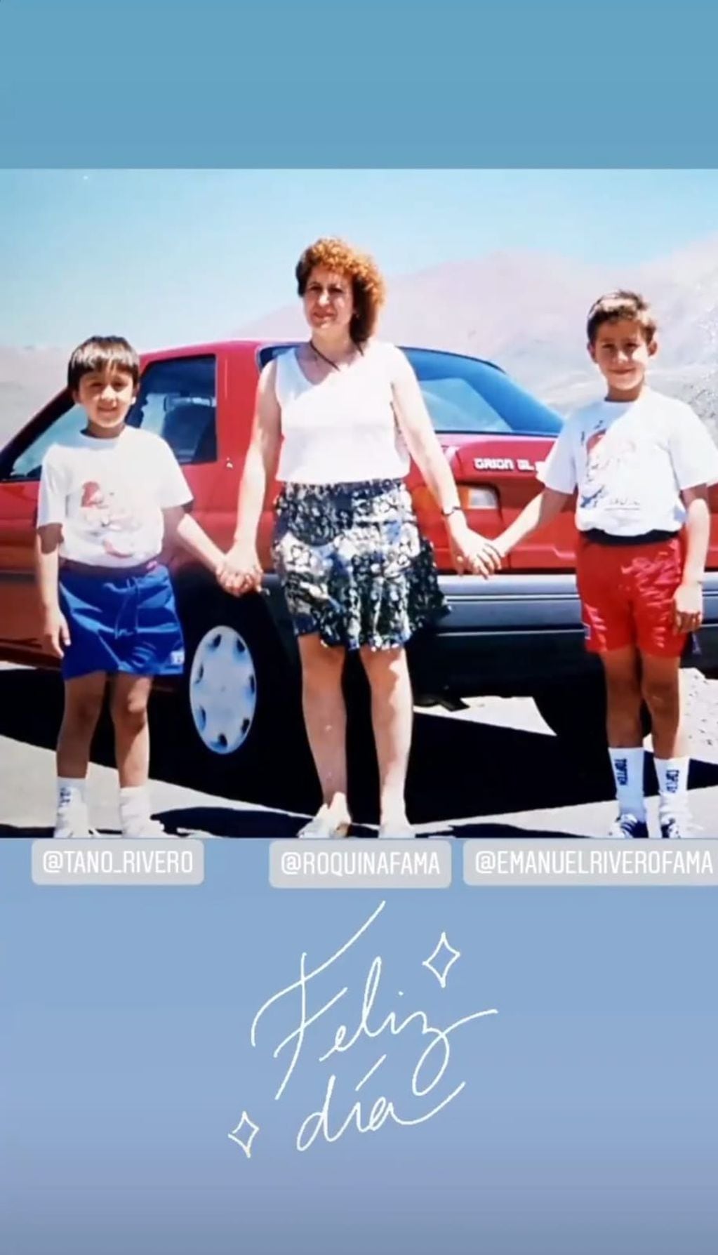 Emanuel Rivero junto a su mamá y su hermano.
