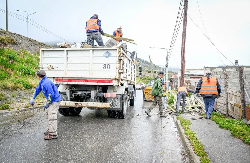 Ushuaia: realizan jornada de limpieza en el barrio “La Cantera”