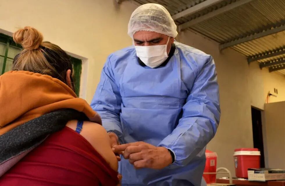 Sin pausa continua el Plan Estratégico de Vacunación en respuesta a la Covid-19 en Jujuy.