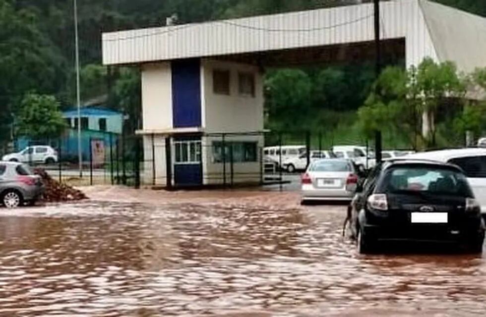 Irigoyen en el noreste de Misiones sufrió una inundación debido a las lluvias y el desborde del Pepirí. (Irigoyen informa)