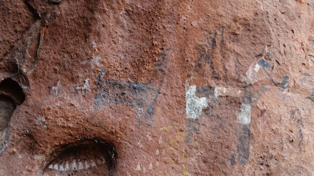 Pinturas rupestres en Tres Cruces