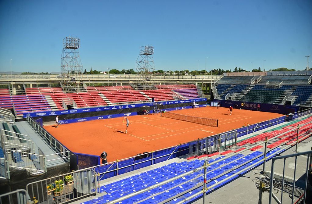 La cuarta edición del torneo ATP 250 se juega desde el sábado 29 de enero en el Polo Deportivo Kempes. Foto: Pedro Castillo.