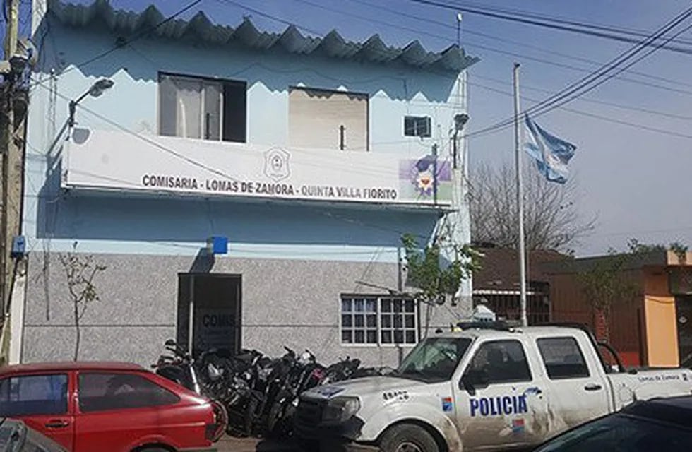 Comisaría 5ta de Lomas de Zamora.