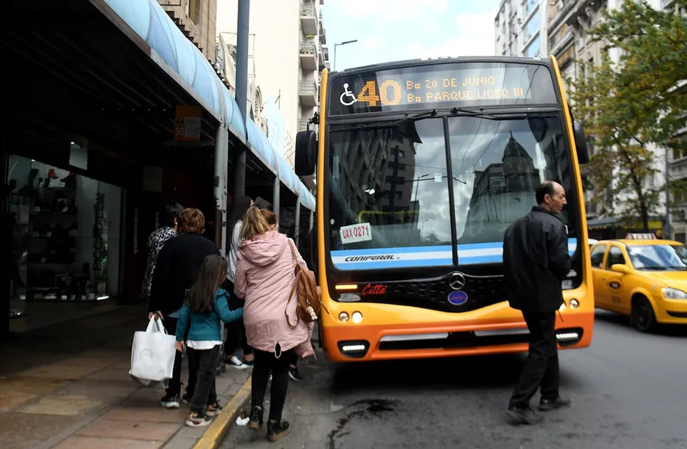 El sistema de transporte urbano funcionará este feriado en Córdoba, con frecuencia de día domingo.