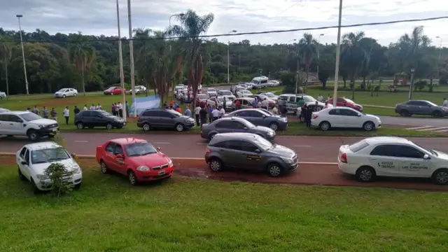 Manifestación en Puerto Iguazú: transportistas piden exclusividad en las estaciones de servicio y en Migraciones
