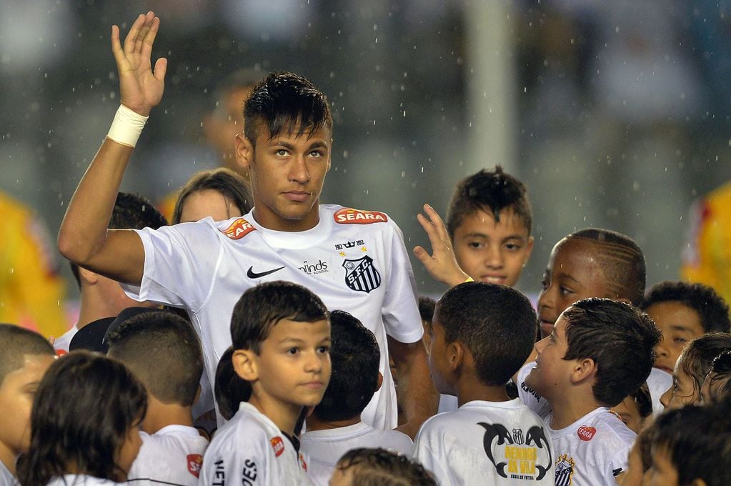 Neymar en el Santos de Brasil (Foto: AFP PHOTO / Nelson ALMEIDA)