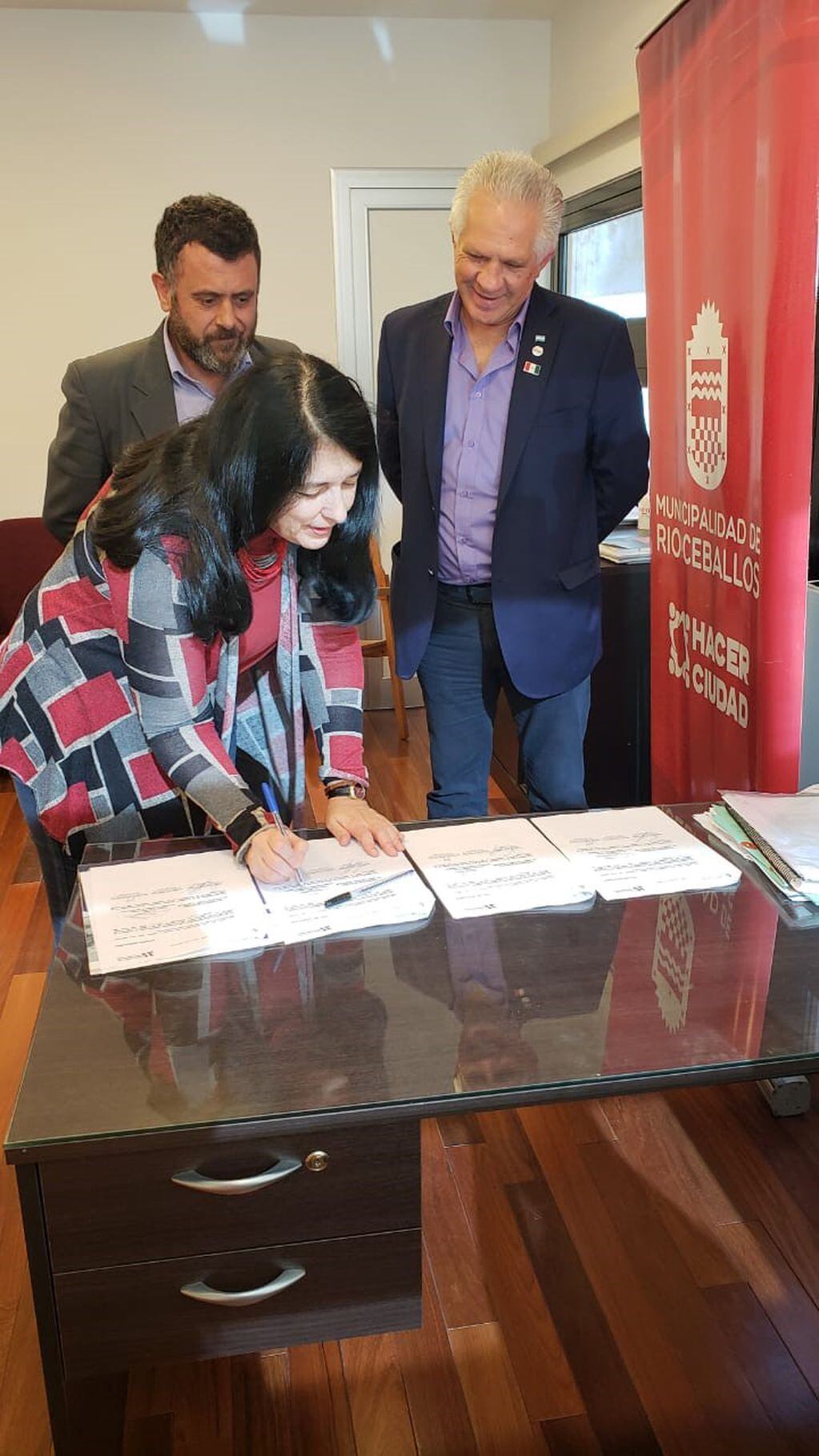 Municipalidad de Río Ceballos firma convenio con la UNC.