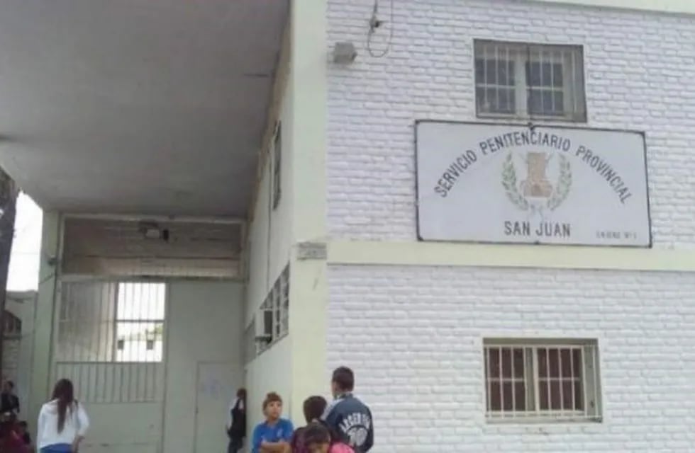 Las imágenes fueron tomadas en una celda del Penal de San Juan.