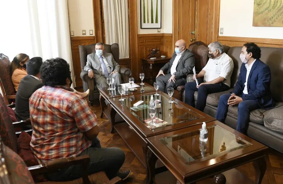 Jaldo se reunió con dirigentes Kirchneristas.