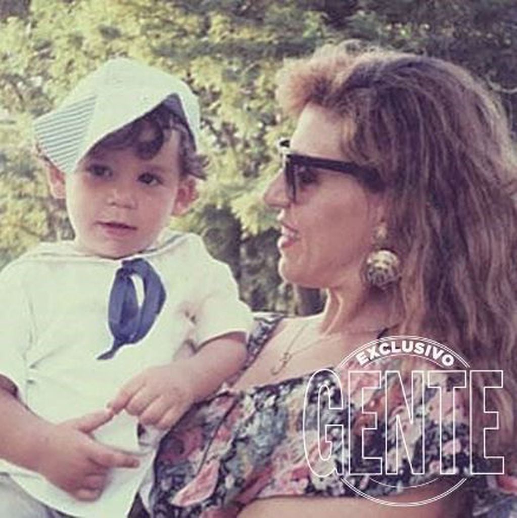 Fernando Dente junto a su mamá