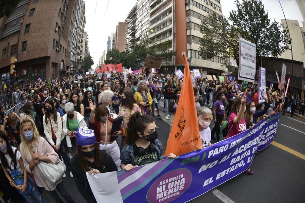 Marcha 8m por eldia mundial de la mujer en las calles de Córdoba.
Foto Facundo Luque / La Voz