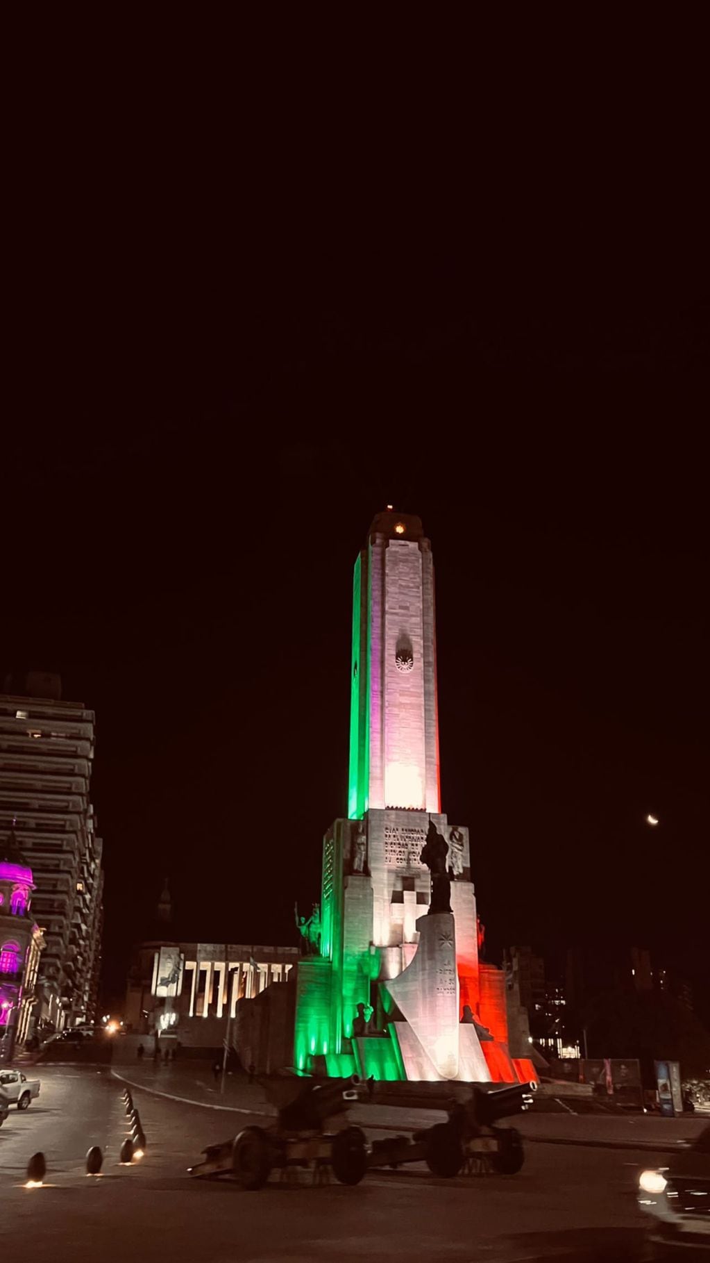 Cami Homs en el Monumento a la Bandera
