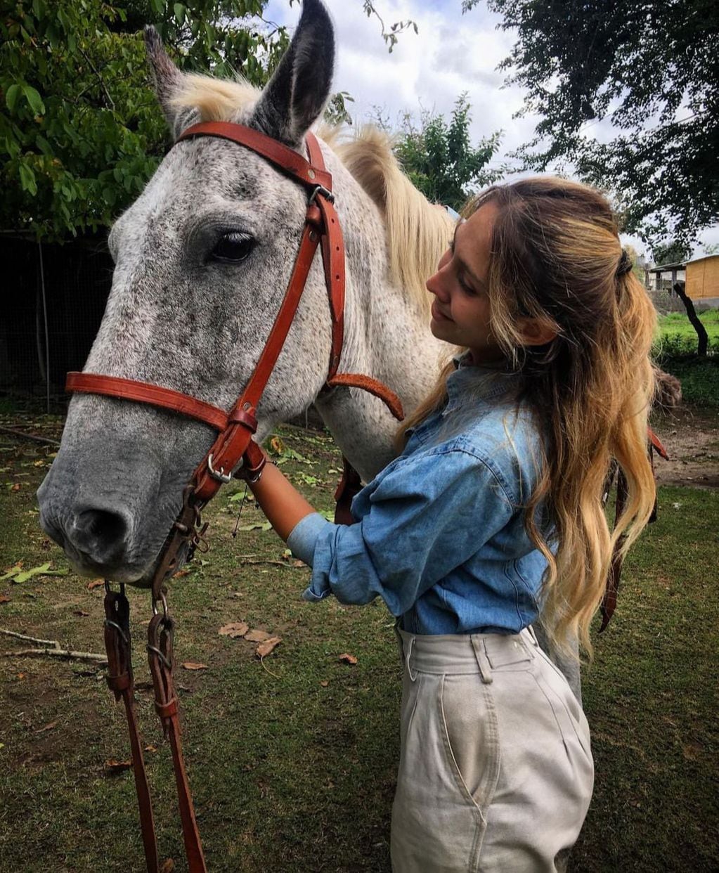 Aixa Figueroa desarrolló su amor por los caballos durante su posoperatorio de niña.