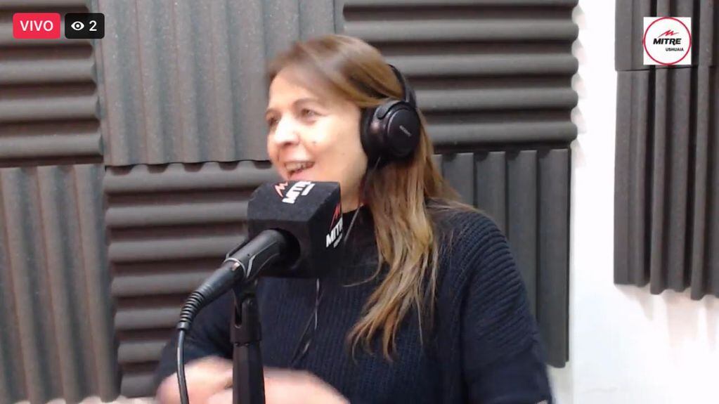 Silvina Bello en Radio Mitre Ushuaia.