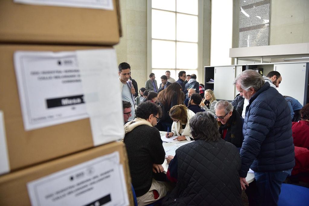 Las elecciones para gobernador de Córdoba tuvieron demoras a la hora de difundir los resultados provisorios. 