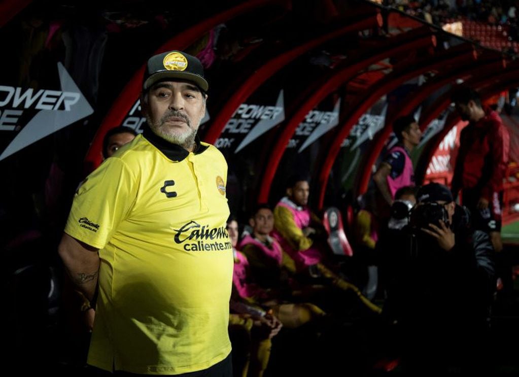 Diego Maradona, en el banco de Dorados. Foto: DPA.