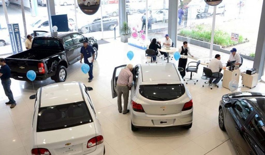 Las concesionarias de autos deberán exhibir con claridad precios y financiamiento