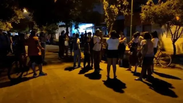 Manifestación de vecinos en el barrio Barranquitas: no quieren que la familia de uno de los acusados de violación se muden al sector