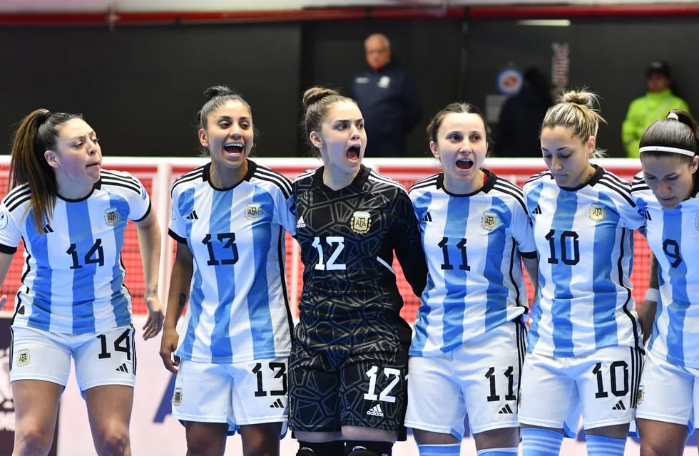 Selección Argentina de fútbol de futsal, con dos mendocinas entre las titulares: Mailén Romero (13) y Anita Ontiveros (9).