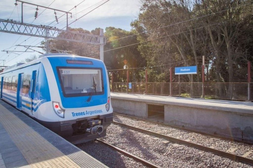 Pasajeros se verán beneficiados con un nuevo tren que irá de La Plata a Constitución sin paradas intermedias.