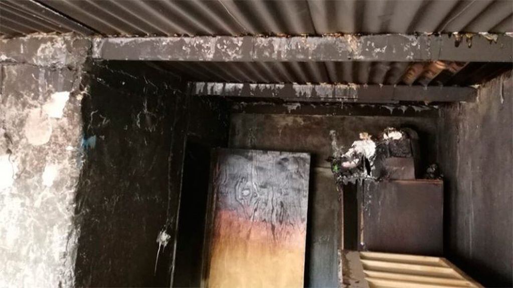 Una familia sufrió importantes pérdidas tras incendiarse su hogar en Paraná