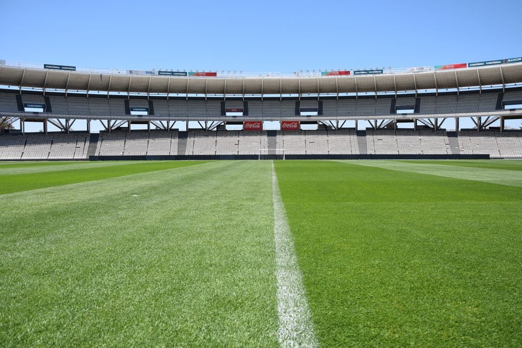 Se vienen nuevas obras en el campo de juego del Estadio Kempes (Agencia Córdoba Deportes)