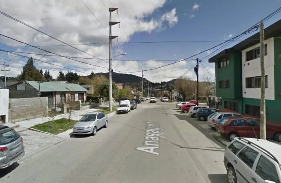 En Villegas y Anasagasti de la ciudad de Bariloche intentaron secuestrar a una joven de 17 años.