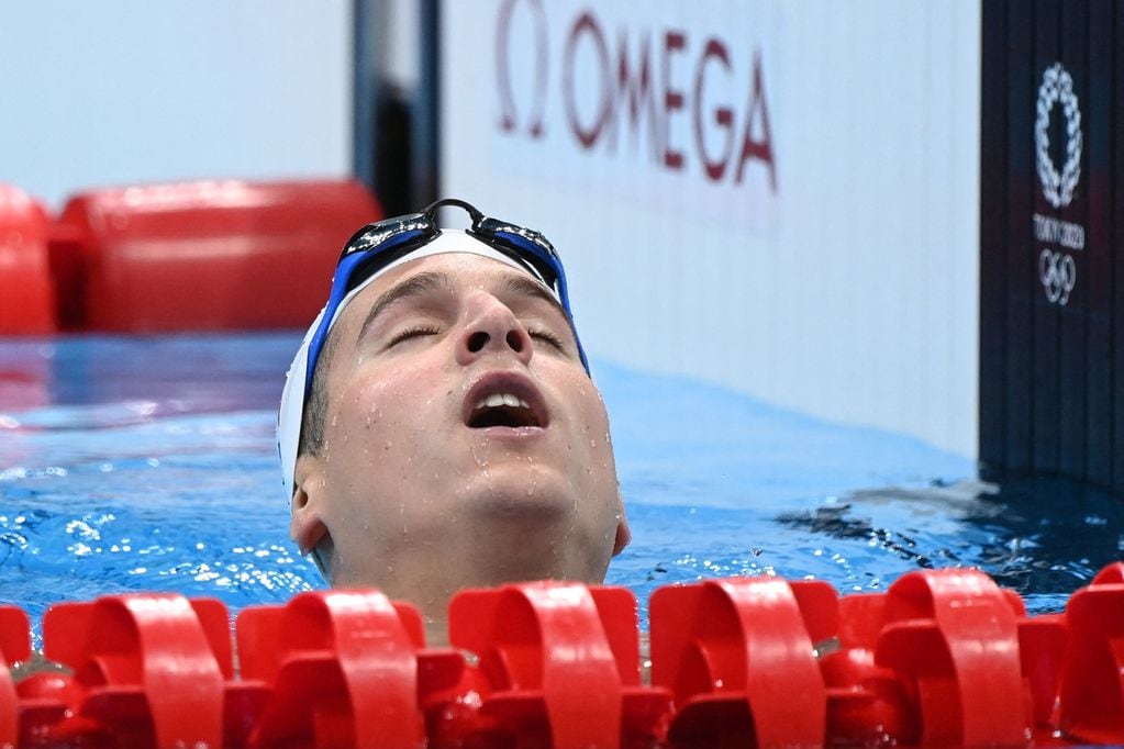 El nadador santafesino Santiago Grassi finalizó primero en su serie de 100 metros mariposa, pero no le alcanzo para clasificar a las semifinales en Tokio 2020.