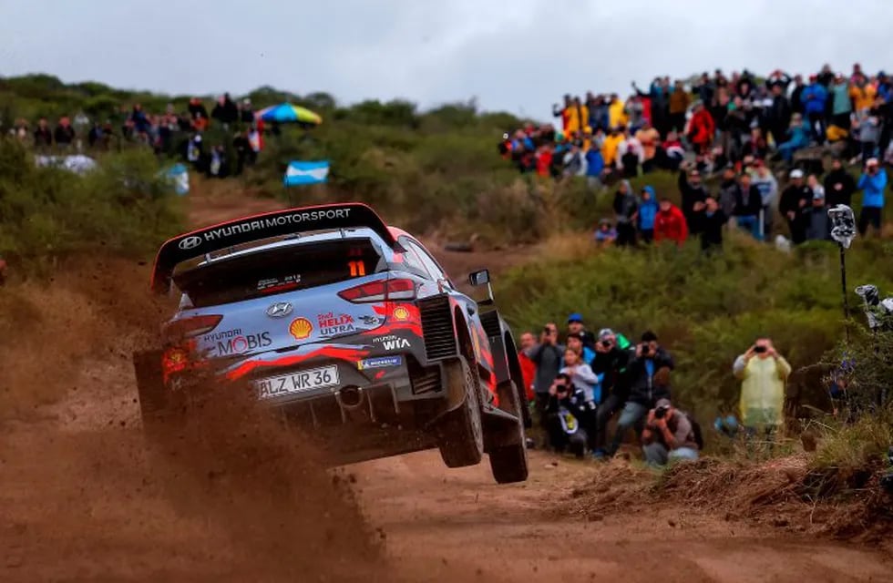Belgian driver Thierry Neuville steers his Hyundai i20 Coupe WRC with his compatriot co-driver Nicolas Gilsoul during the shakedown stage of the WRC Argentina 2019 near Cabalango, Cordoba, Argentina on April 25, 2019. (Photo by DIEGO LIMA / AFP)