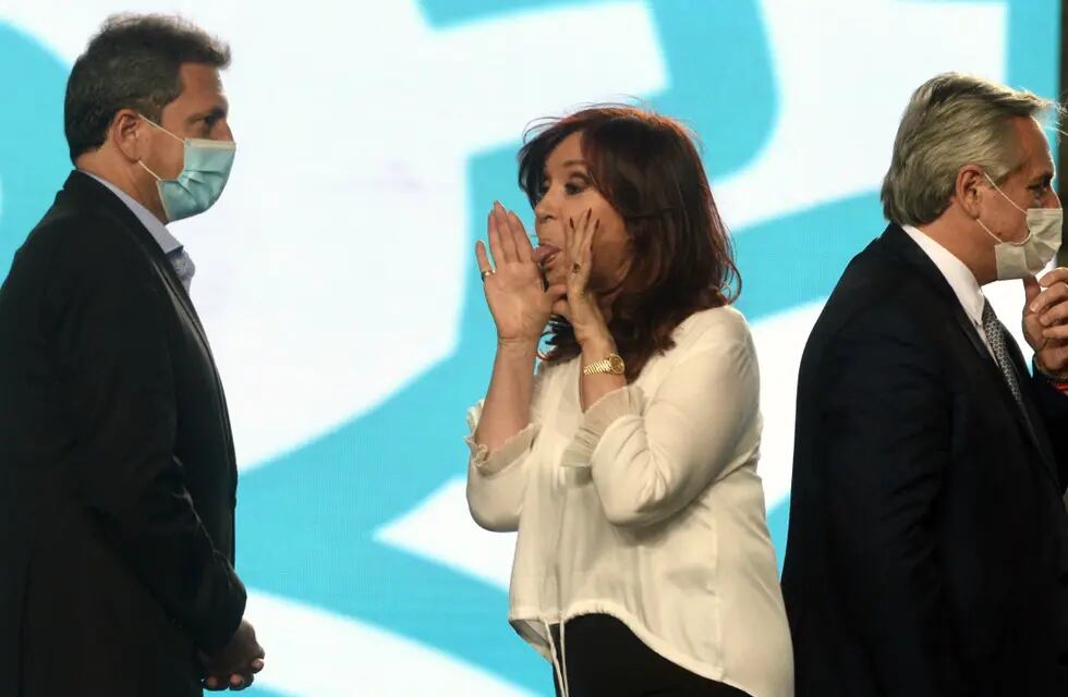 Cristina Kirchner encabeza la instrucción de romper todo, pero en defensa propia.