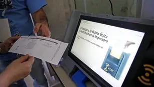 Voto. En las elecciones de 2019, el sistema electrónico se usará en La Falda y en Marcos Juárez. (Gentileza La Nación)