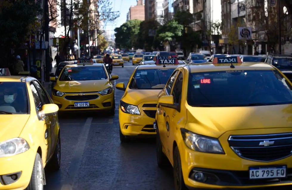 La disputa entre taxistas ocurrió en la madrugada del sábado en barrio Alberdi.