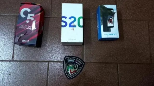 Insólito robo en comercio de Eldorado: sustrajo cajas de celulares vacías