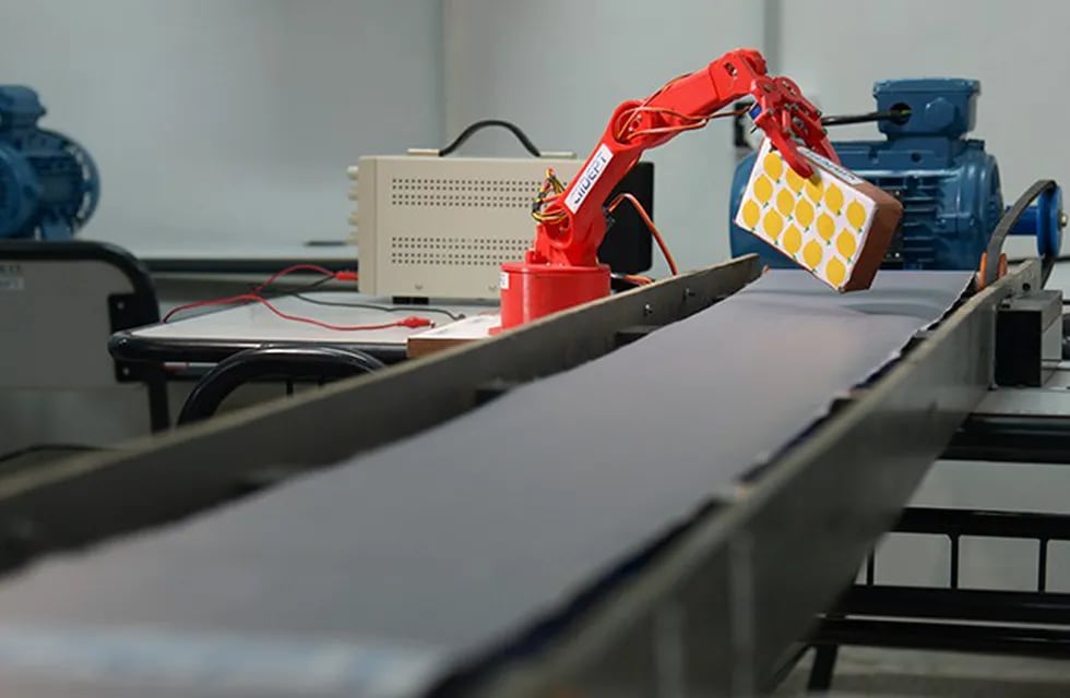 Nuevo laboratorio de robótica y automatización industrial para estudiantes. (Comunicación Gobierno Tucumán)