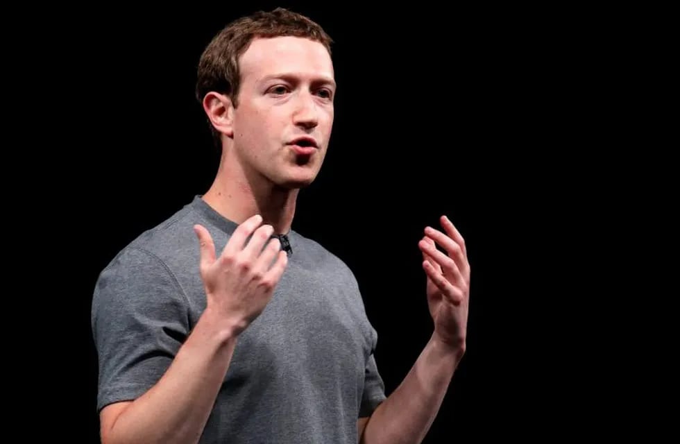 Zuckerberg deberá declarar en el Parlamento británico por filtración de datos.