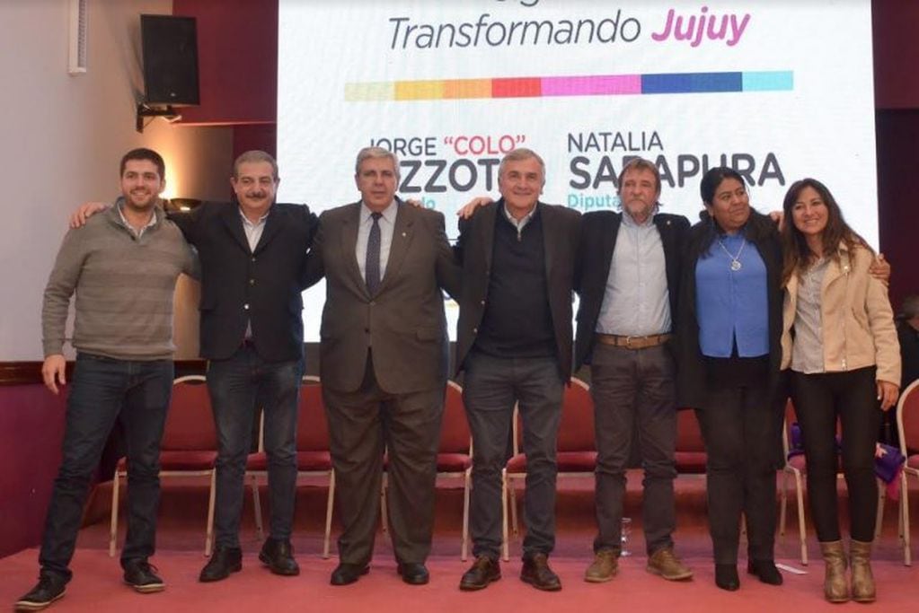Los precandidatos de Juntos Por Jujuy, acompañados por el gobernador Morales y el vicegobernador Haquim.