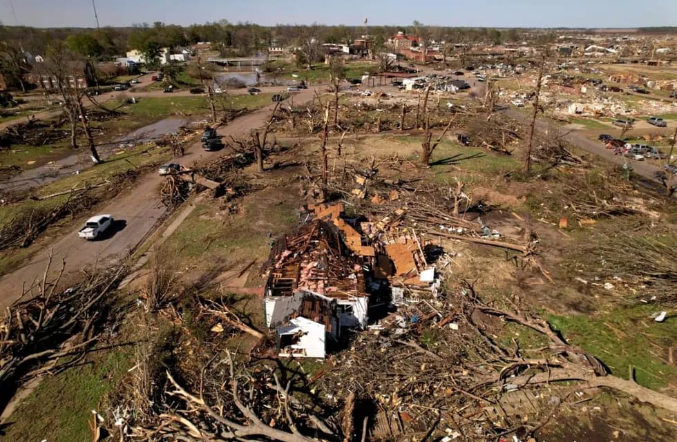 Las impactantes imágenes de un pueblo de Mississippi tras el tornado.