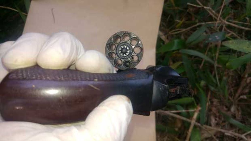 En un rastrillaje encontraron el arma que habría sido utilizada en el crimen de Ruth Gómez. (Foto: Primera Edición)