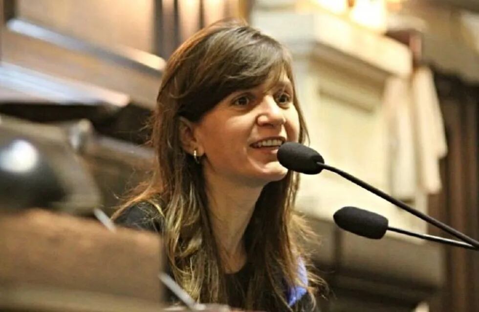 Fernanda Raverta aseguró que es necesario un Ministerio de Ciencia