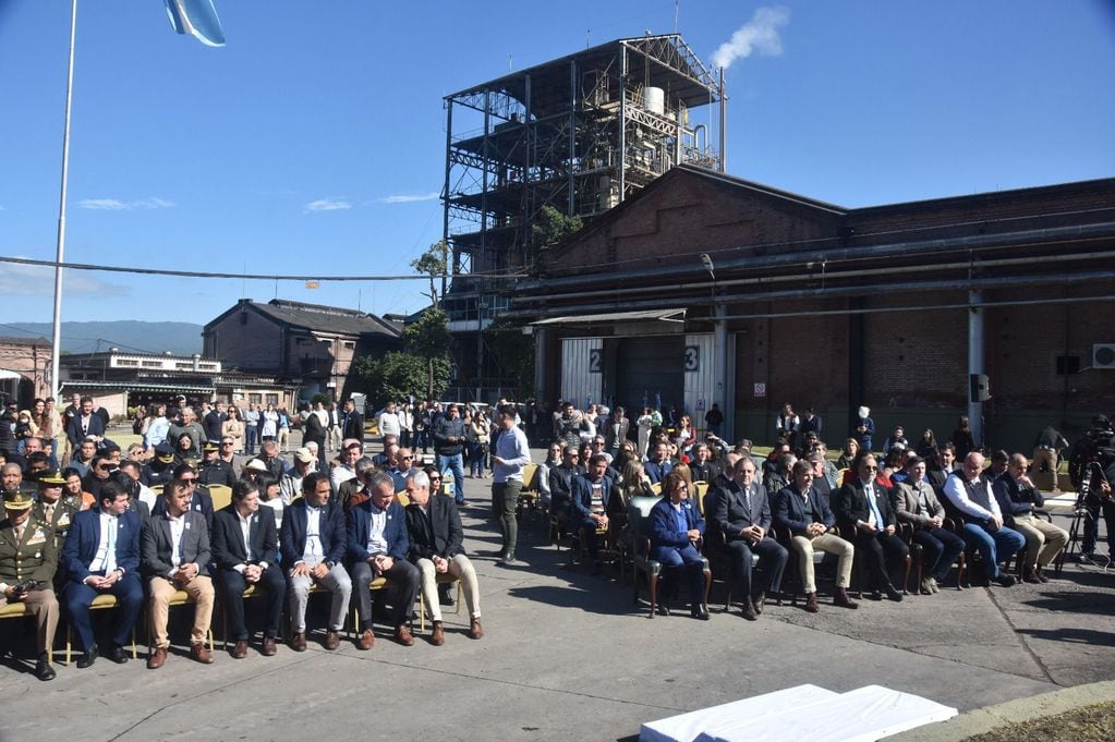 El vicegobernador Alberto Bernis asistió al acto de inicio de la zafra 2024 del ingenio Ledesma junto a una comitiva de legisladores provinciales.