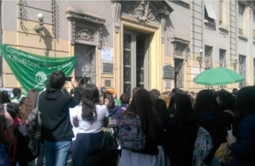 Alumnas sancionadas en Salta. (Web)