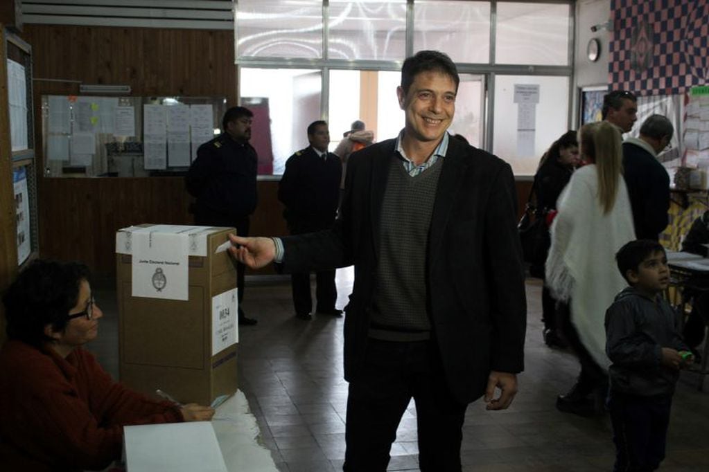 Mauro Paganini emite su voto