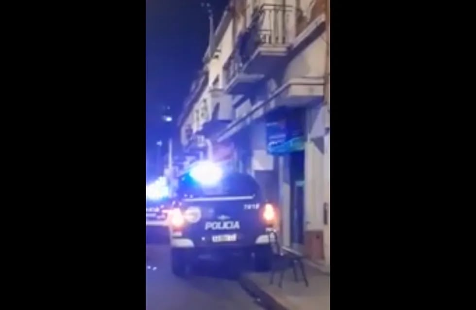 El rescate en el Centro de Córdoba (Captura de video).