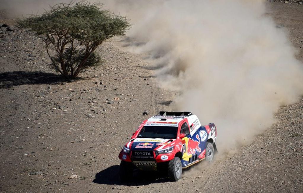 Nasser Al-Attiyah y Mathieu Baumel también tuvieron un buena comienzo. Fueron los ganadores de 2019 en Perú, con Toyota.