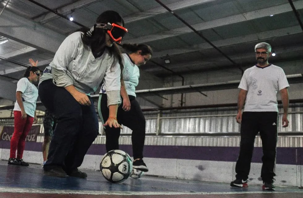 Las Valkirias son el primer equipo de fútbol para mujeres no videntes de Mendoza