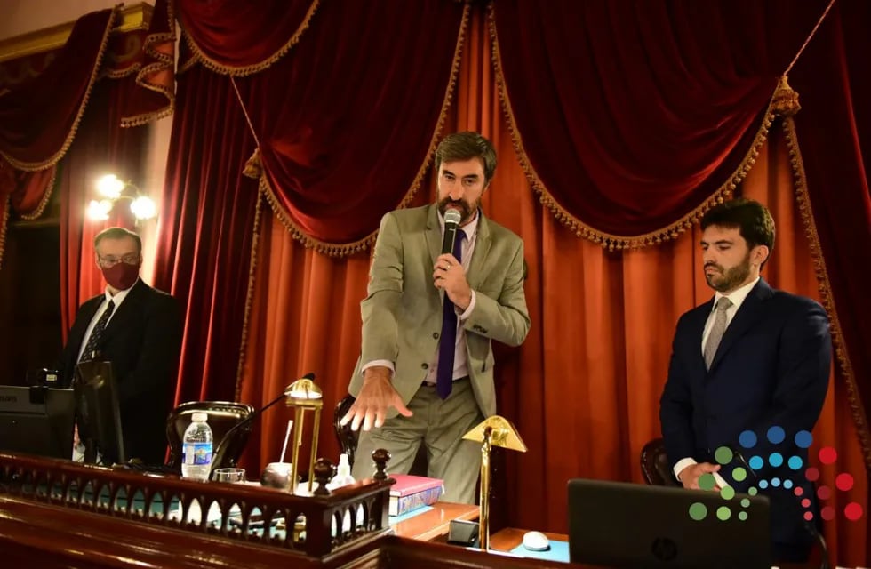 Angel Giano reelecto como Presidente de la Cámara de Diputados.