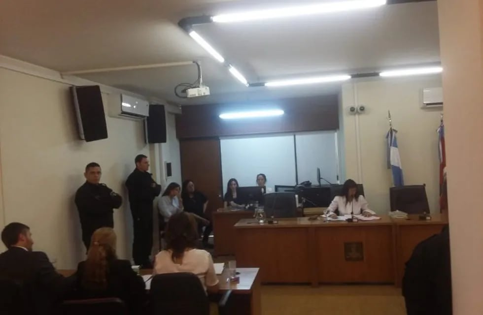 Este sábado por la mañana se llevó a cabo la audiencia imputativa a policías por tortura y encubrimiento (Vía Rafaela)